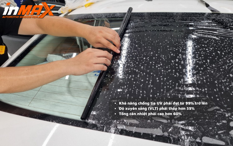 Dán phim phản xạ nhiệt xe BMW 450i phần kính sườn sau và kính lưng