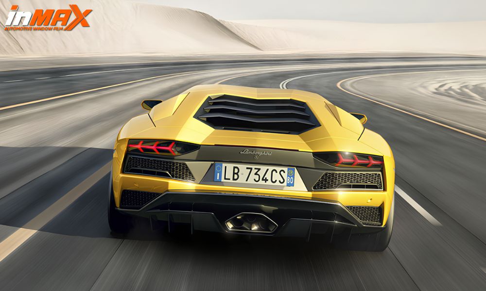 Thiết kế đuôi xe Lamborghini Aventador S