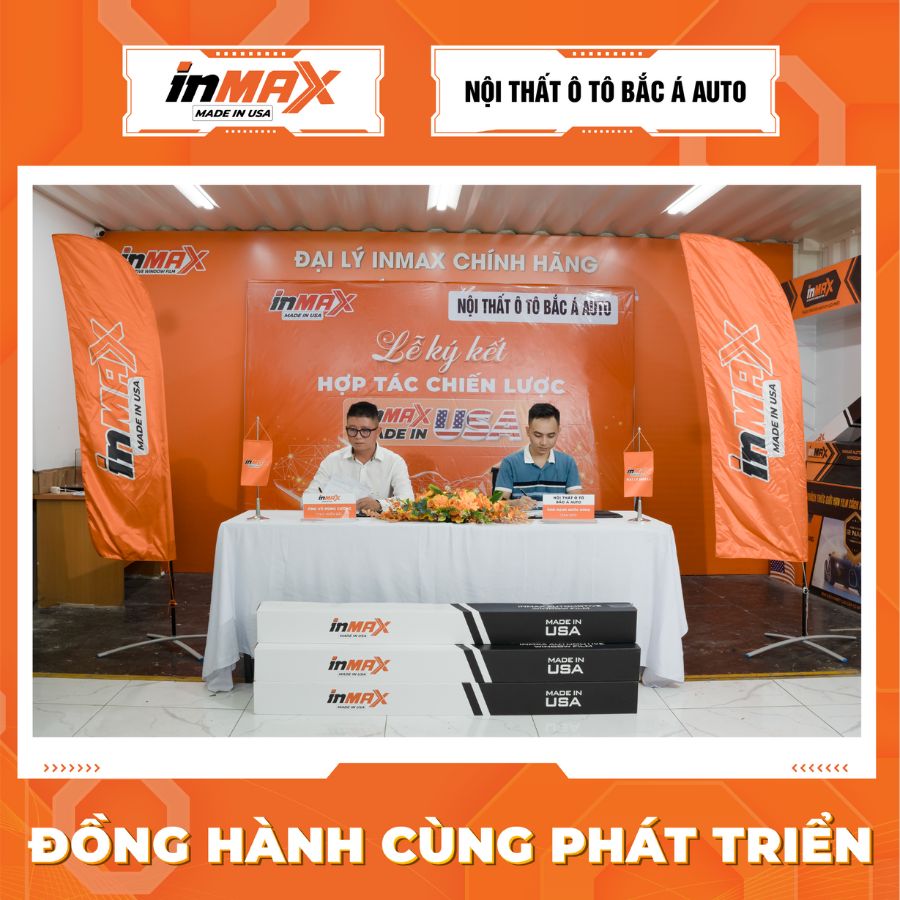 Đại diện phía INMAX và BẮC Á AUTO cùng đặt bút ký vào bản thỏa thuận hợp tác chiến lược