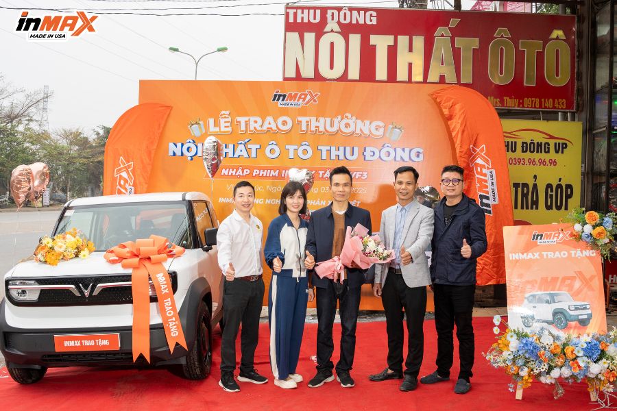 Đại diện INMAX, Ông Nguyễn Văn Ty - Tổng Giám đốc có mặt để chúc mừng Nội thất ô tô Thu Đông