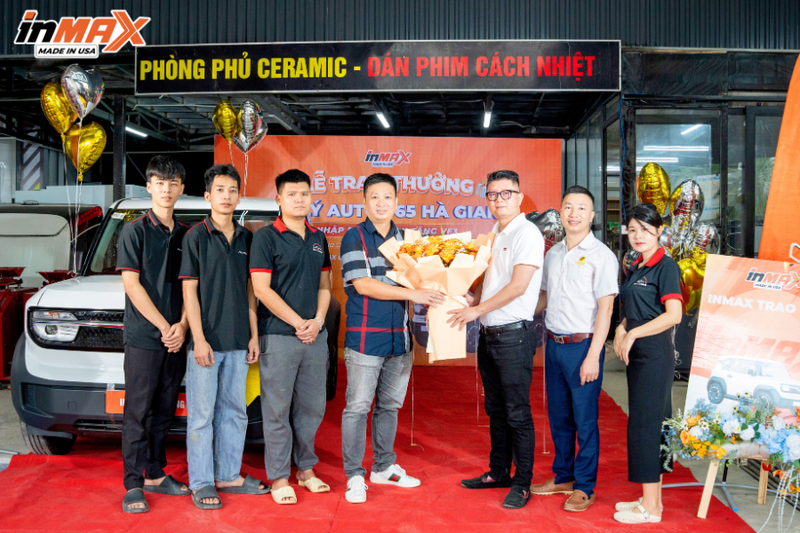 Inmax-trao-tang-VF3-cho-Auto365-Ha-Giang-4