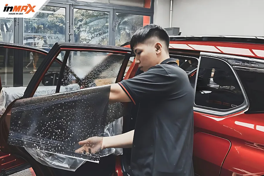 Dán phim phản xạ nhiệt cho xe Toyota Corolla Cross rất cần thiết