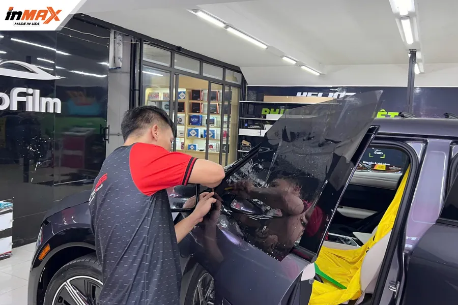 Quy trình dán phim phản xạ nhiệt cho xe Vinfast VF9 tại Inmax