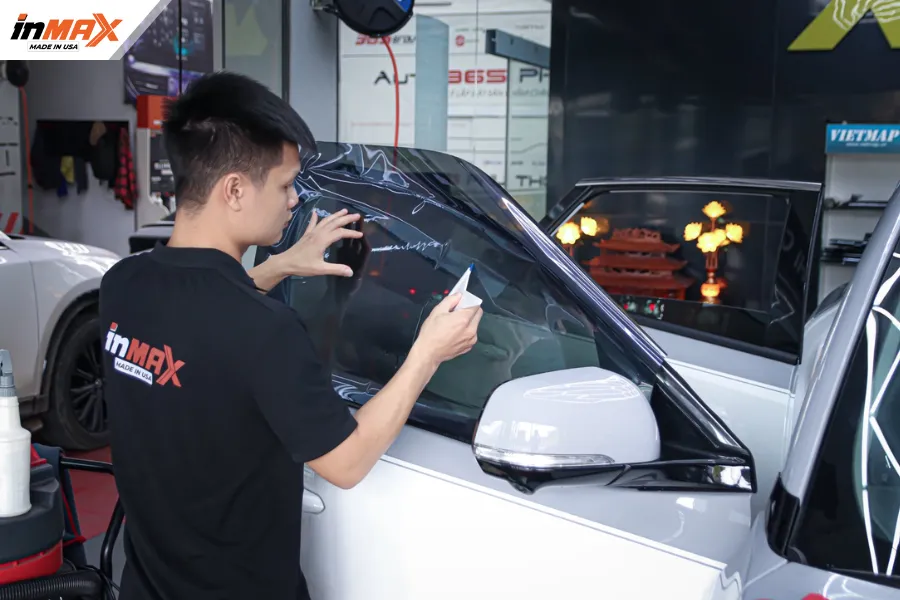KTV Inmax thi công dán phim phản xạ nhiệt cho xe Vinfast Herio Green