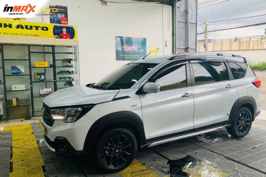 Quy trình dán phim phản xạ nhiệt cho xe Suzuki XL7