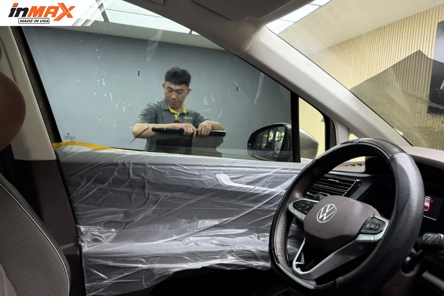 Quy trình dán phim phản xạ nhiệt cho Volkswagen Viloran tại Đại lý INMAX