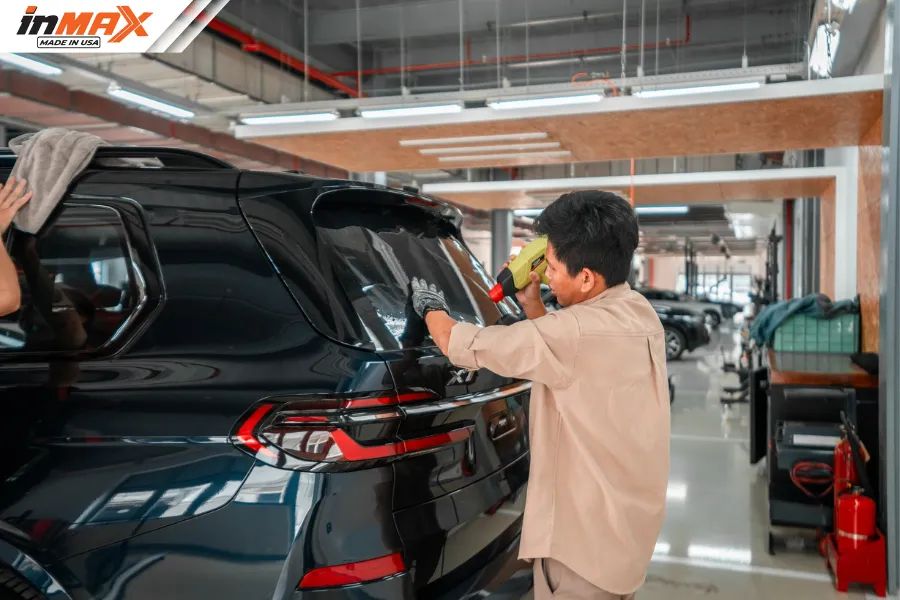 Quy trình dán phim phản xạ nhiệt cho xe BMW X7 tại INMAX-1