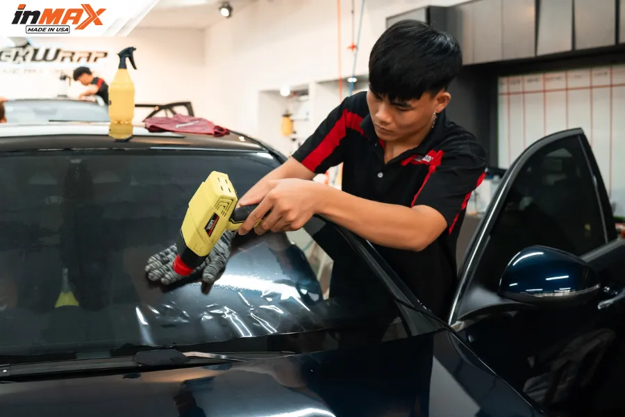 Quy trình dán phim phản xạ nhiệt cho xe Mercedes C300