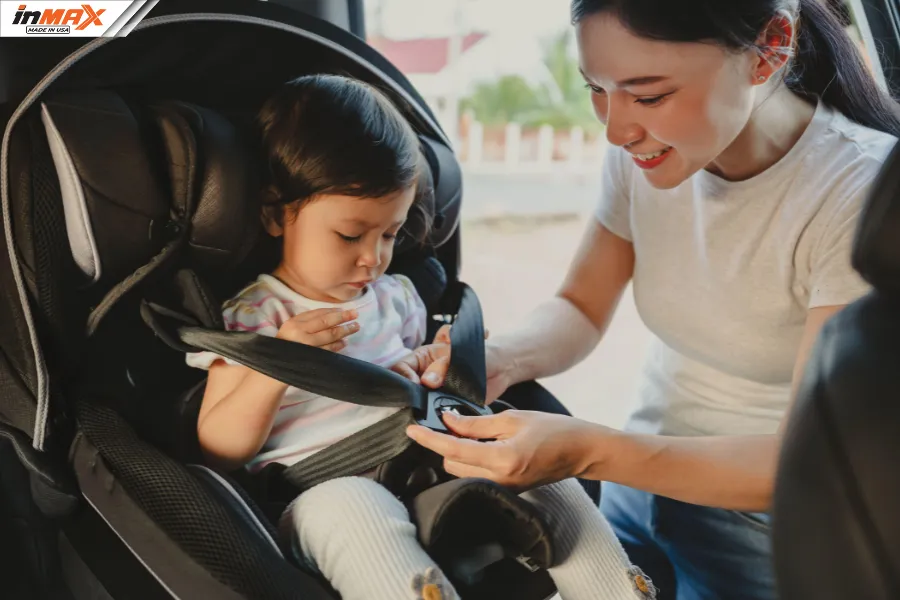 Sử dụng ghế ngồi ô tô trẻ em giúp giảm nguy cơ chấn thương và tử vong cho trẻ khi tham gia giao thông