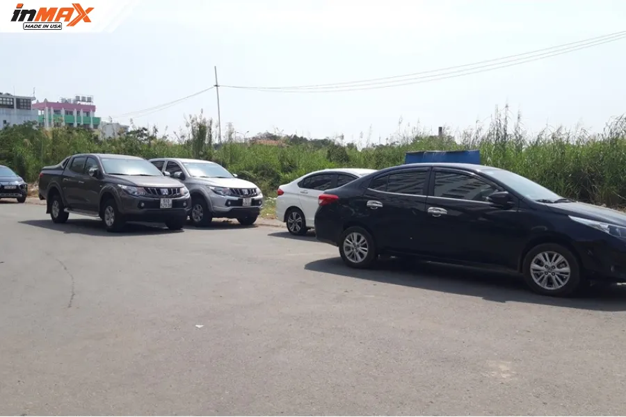 Không đỗ xe dưới nắng trực tiếp sau khi dán phim