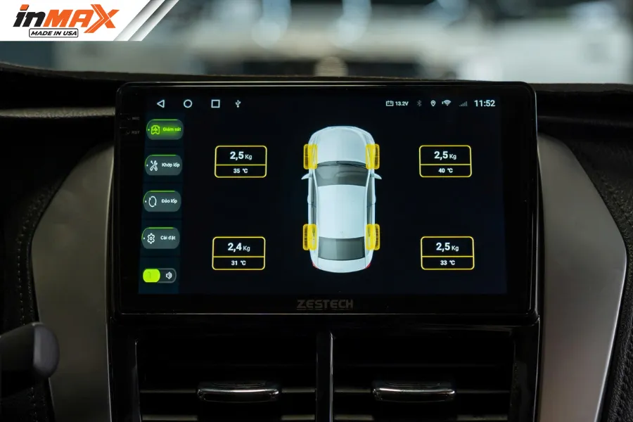 Kiểm tra áp suất lốp trên màn hình ô tô