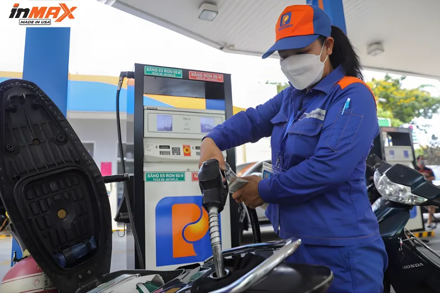 Tham khảo khuyến cáo của nhà sản xuất – nên đổ xăng 92 hay 95