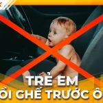Trẻ em ngồi ghế trước ô tô: Quy định mới từ 1/1/2026