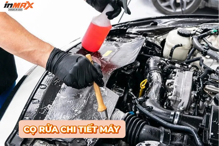 Cọ rửa chi tiết máy