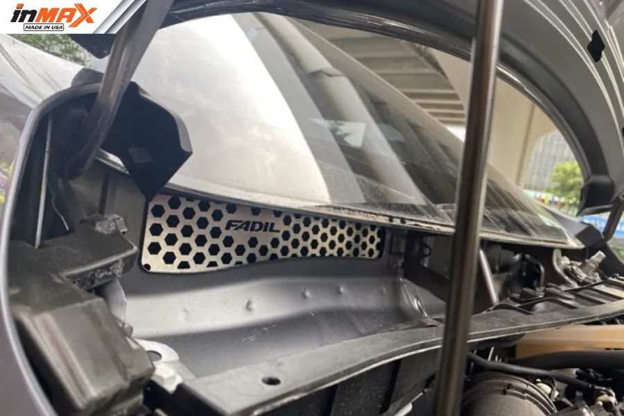 Lắp lưới chống chuột cửa gió điều hòa