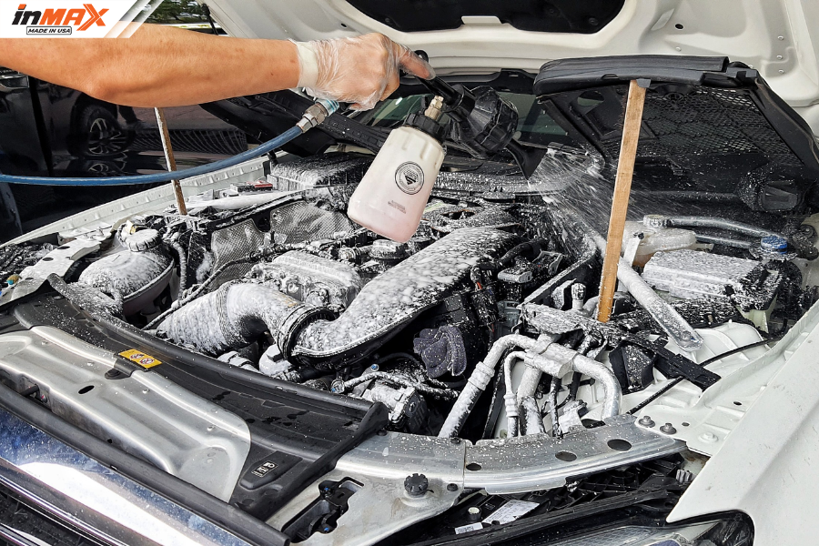 Chăm sóc ô tô-Vệ sinh khoang máy