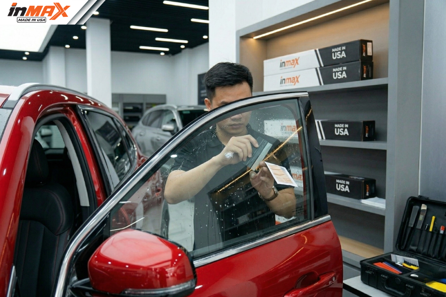 Quy trình dán phim phản xạ nhiệt cho xe Vinfast MPV 7 tại INMAX-1