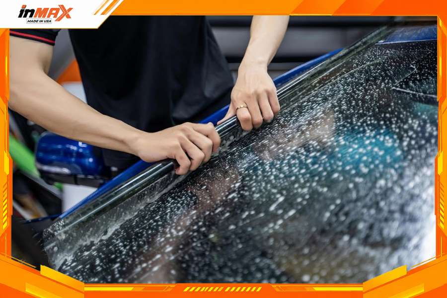 Bước 3 - Quy trình dán phim cách nhiệt cho xe VF6