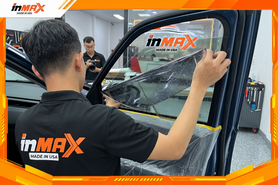 Dán phim cách nhiệt cho xe MPV7 vị trí kính sườn