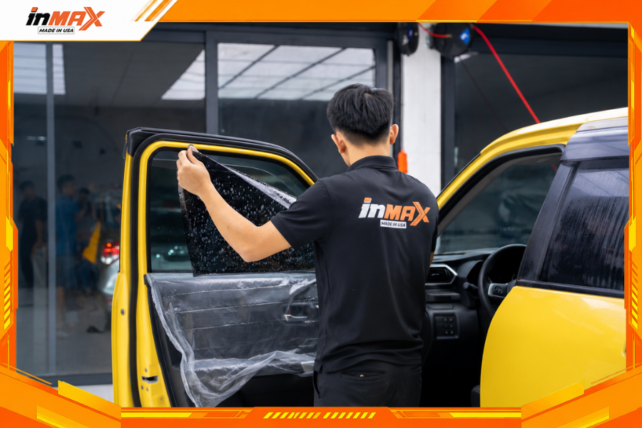 Dán phim cách nhiệt cho xe Toyota Raize vị trí kính sườn