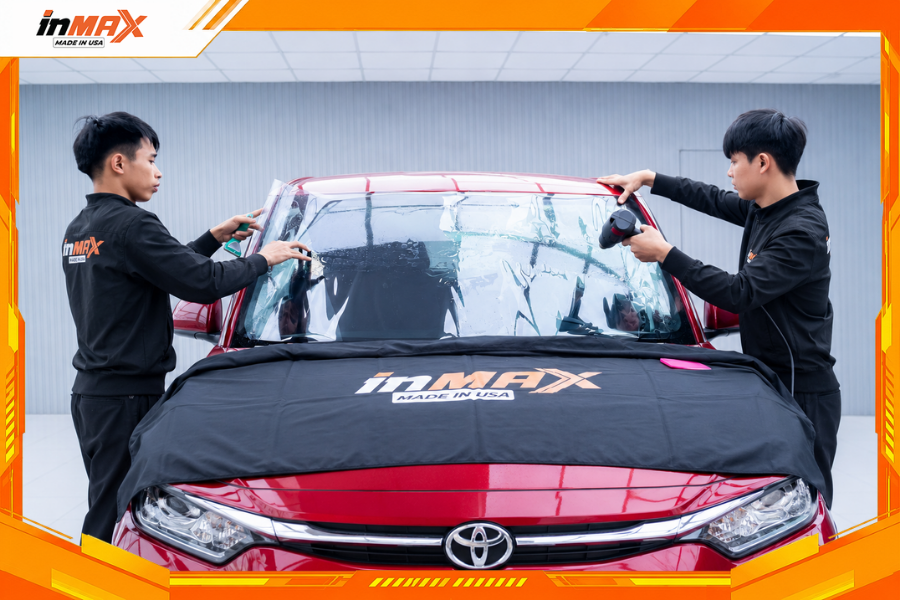 Dán phim cách nhiệt cho xe Toyota Vios vị trí kính lái
