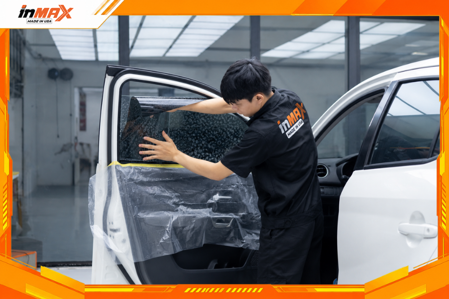 Dán phim cách nhiệt cho xe Toyota Wigo vừa khít với kính xe