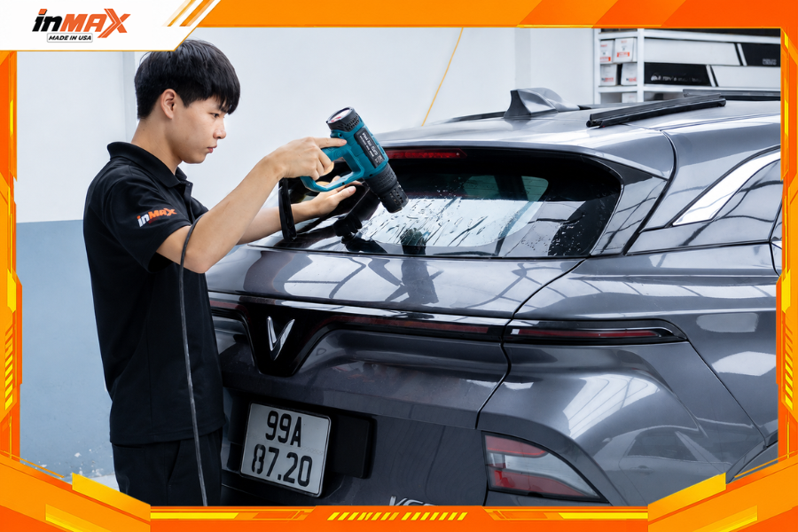 Dán phim cách nhiệt cho xe VF6 - Kính hậu