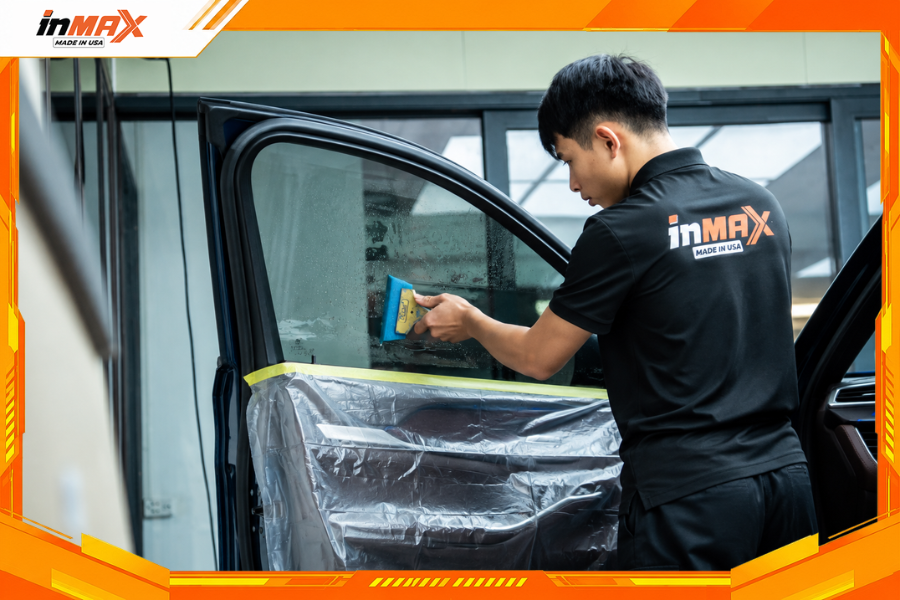 Kỹ thuật thi công dán phim cách nhiệt cho xe Vinfast Lux A tay nghề cao