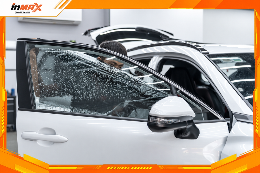 Dán phim cách nhiệt cho xe Toyota Corolla Cross vị trí kính sườn