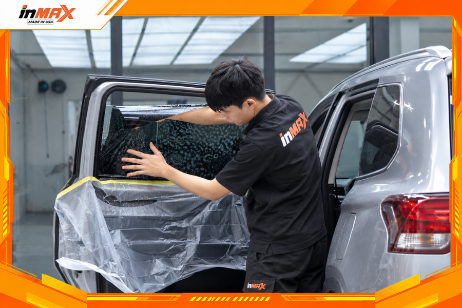 Dán phim cách nhiệt cho xe Mitsubishi Outlander vị trí kính sườn