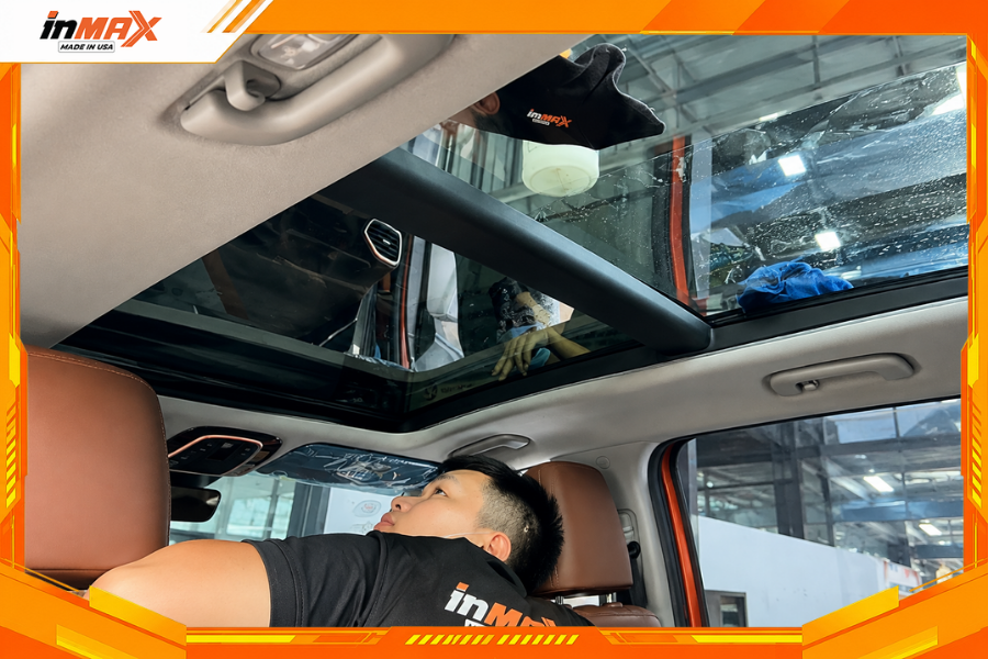 Dán phim cách nhiệt cho xe Mitsubishi Pajero Sport cần kỹ thuật viên có tay nghề cao