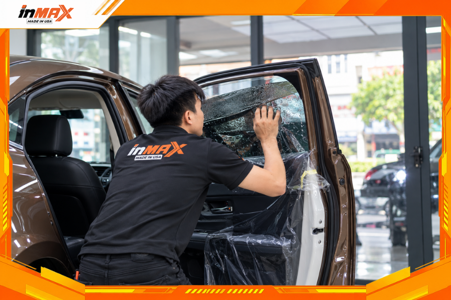 Dán phim cách nhiệt cho xe Suzuki Ciaz vị trí kính sườn