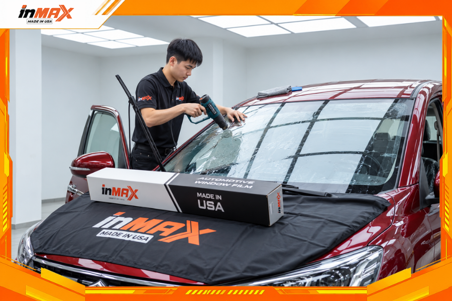 Dán phim cách nhiệt cho xe Suzuki Ertiga vị trí kính lái