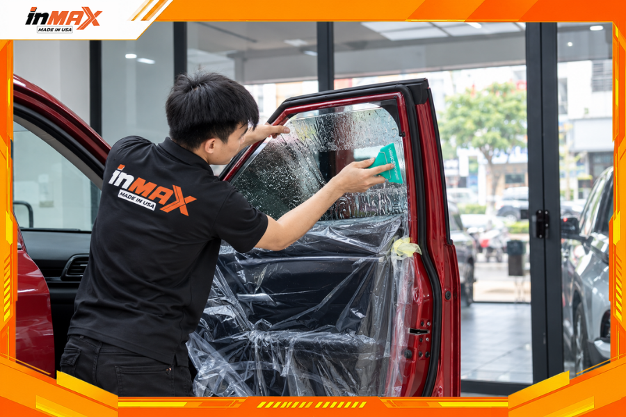 Dán phim cách nhiệt cho xe Suzuki Ertiga vị trí kính sườn