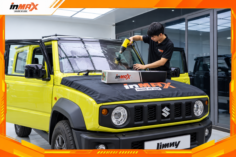 Dán phim cách nhiệt cho xe Suzuki Jimny vị trí kính lái