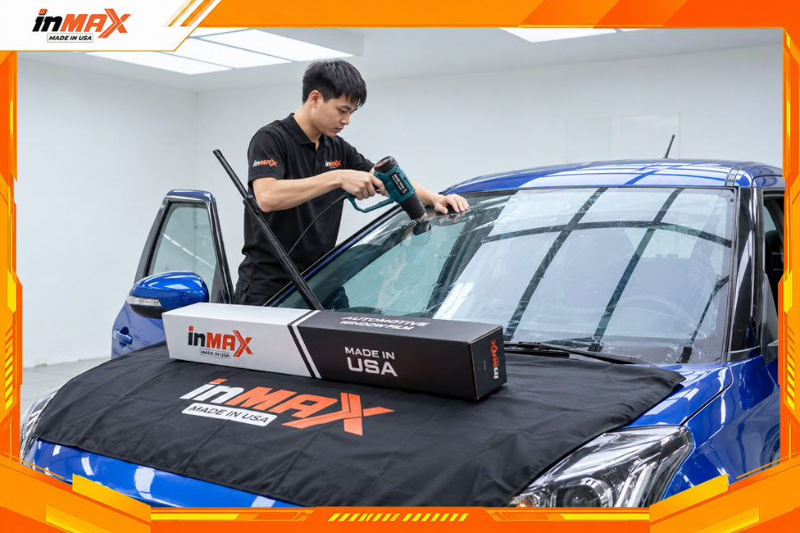 Dán phim cách nhiệt cho xe Suzuki Swift ở kính lái