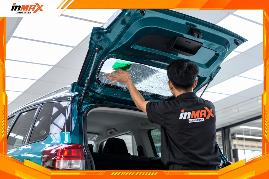 Dán phim cách nhiệt cho xe Suzuki Vitara vị trí kính hậu