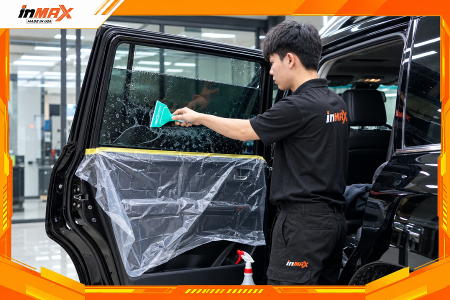 Dán phim cách nhiệt cho xe Toyota Landcruiser LC200 vị trí kính sườn