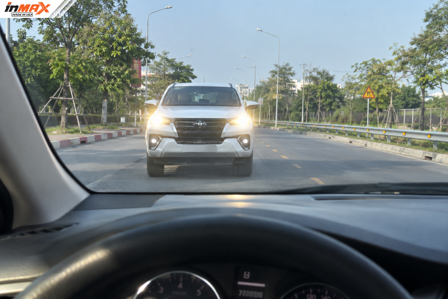 Kinh nghiệm thi đường trường khi xe khác nháy đèn